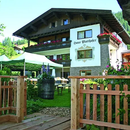 Haus Blatthofer 招待所 3*